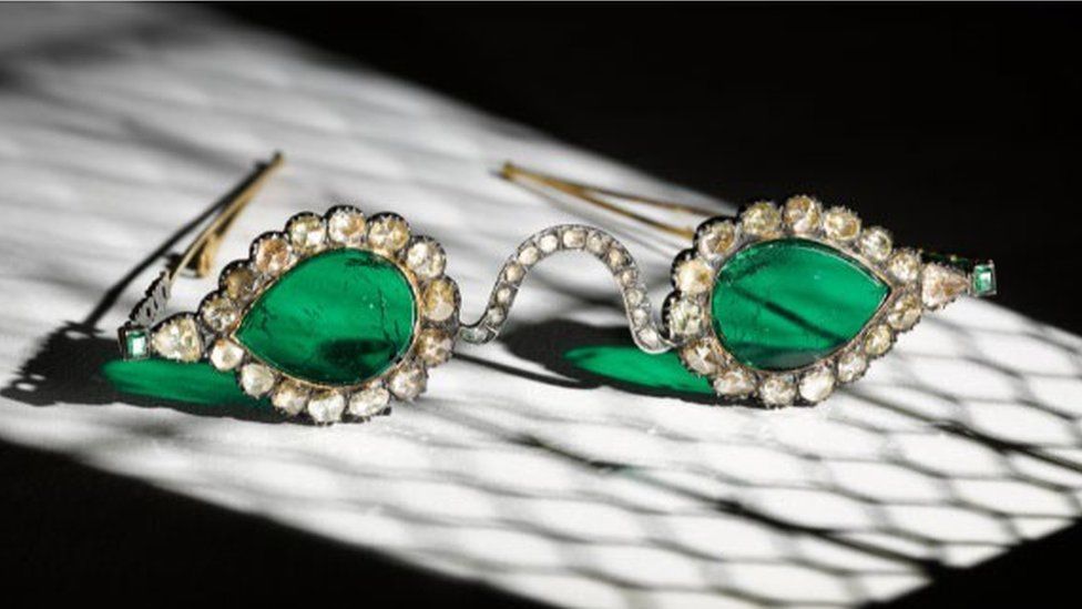 Rare Mughal era spectacles to be auctioned