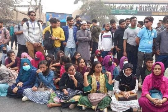 Uni student death: Fellows leave street after arrest of accused