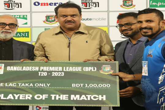 Nasir sails Dhaka in low-scoring BPL match