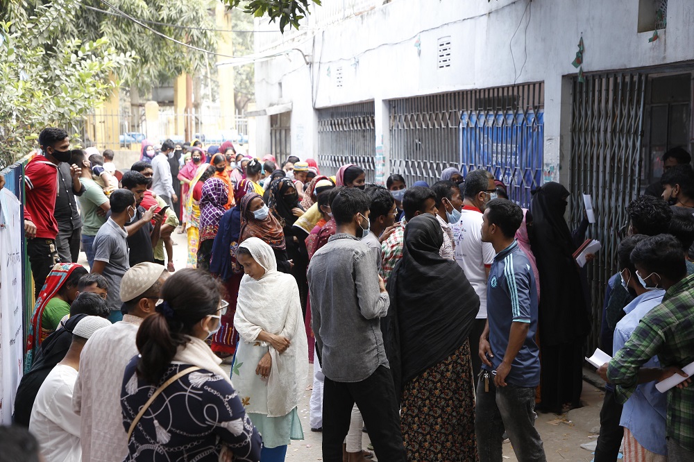 Second day of mass vaccination campaign begins