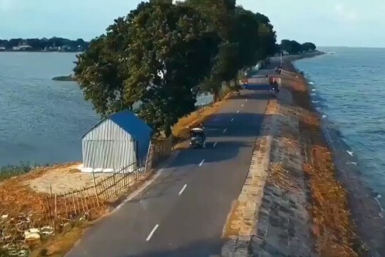 Young tourist drowns in Nikli haor