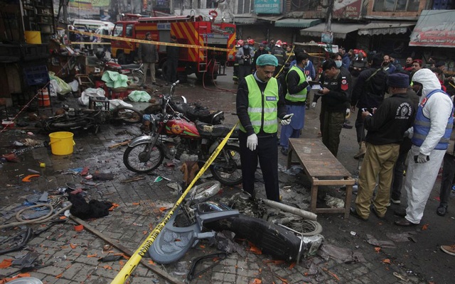 Bomb blast kills three in eastern Pakistan