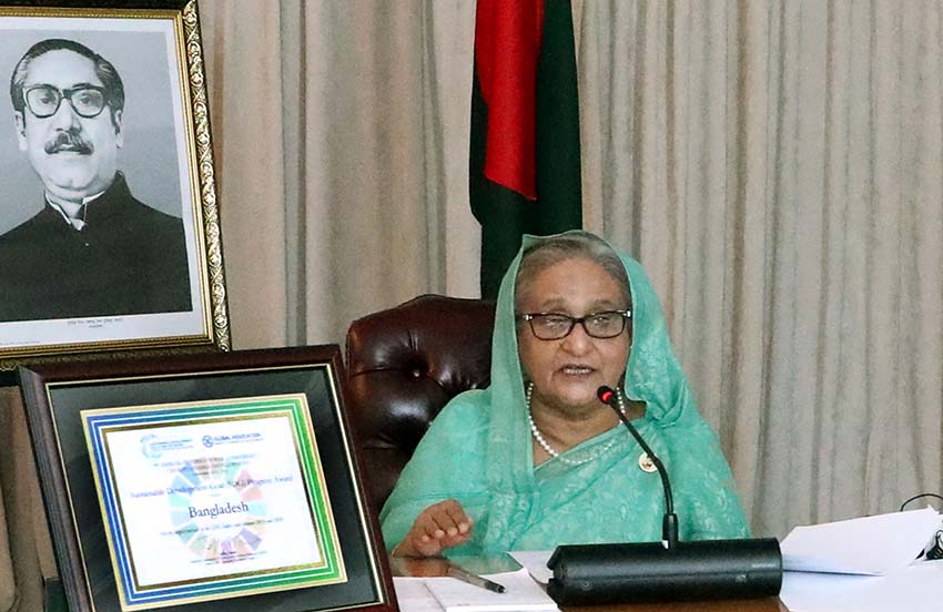 PM urges Bangladeshi expats to invest in motherland