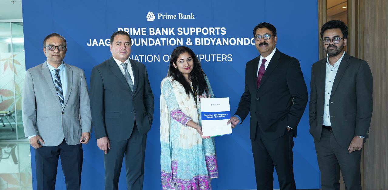 press-photo-2-prime-bank-donates-computers-to-jaago-foundation-and-bidyanondo-foundation