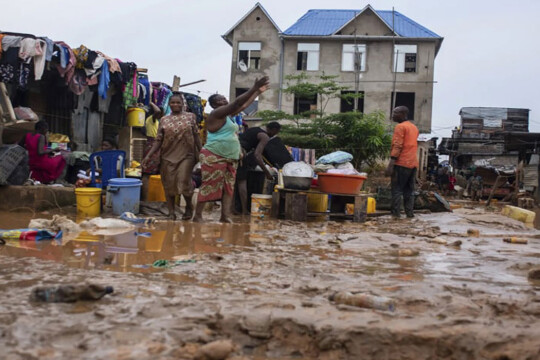 At least 120 killed as floods sweep DR Congo capital