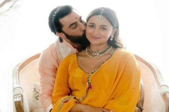 Alia Bhatt-Ranbir Kapoor blessed with baby girl