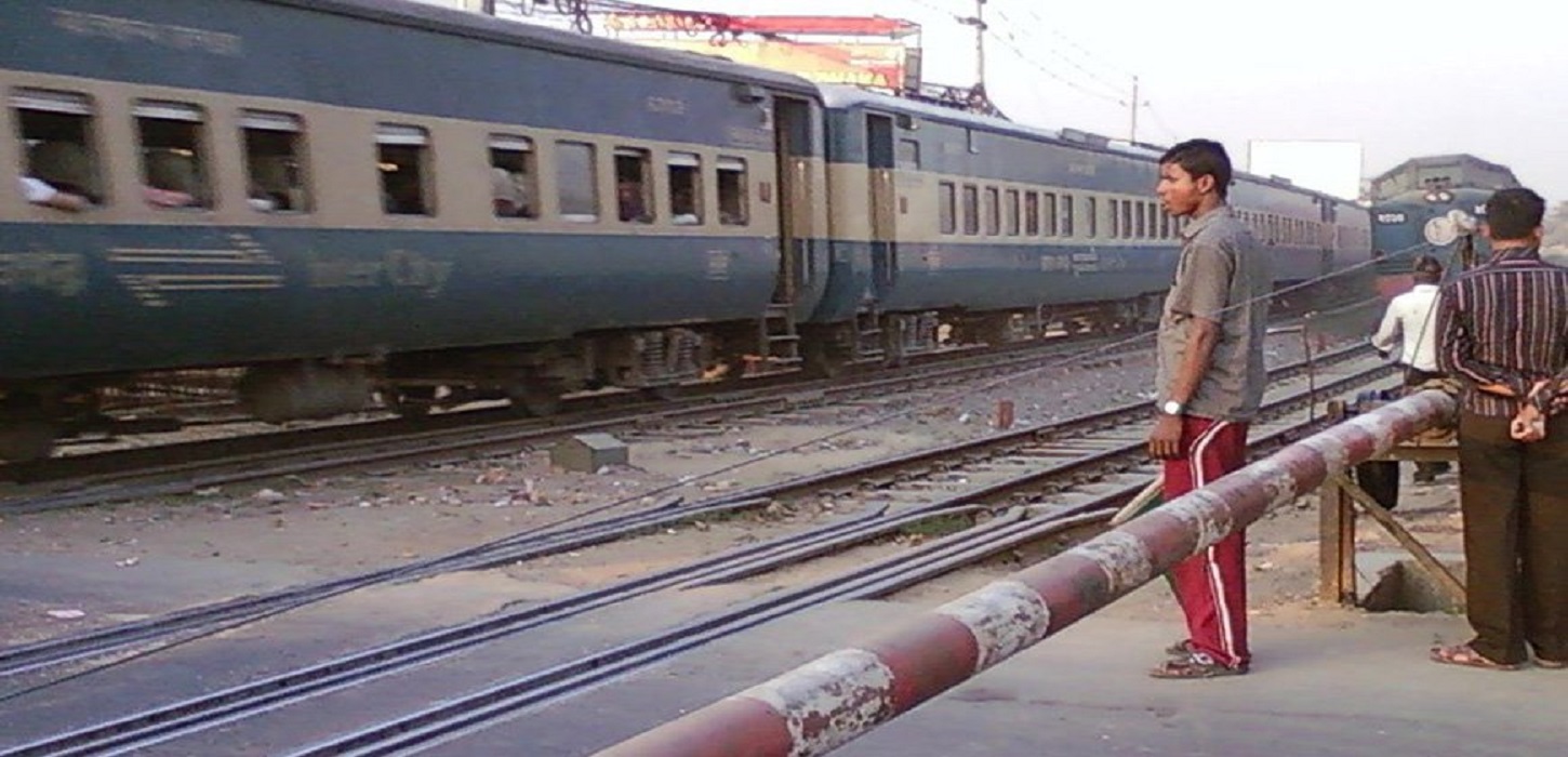Train hits microbus at Kulaura; three dead including one child