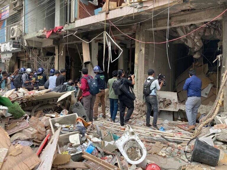 Gulistan blast: Rescue workers search for a way down to the basement of the collapsed building