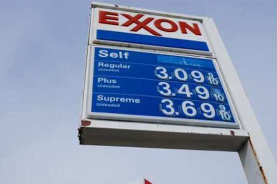 Profits at ExxonMobil, Chevron skyrocket with oil prices