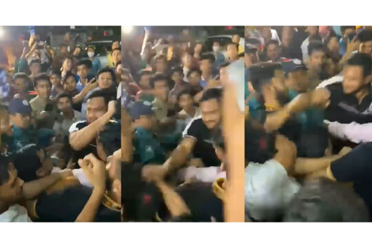Shakib strikes fan during public event out of anger