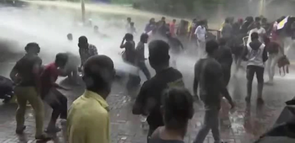 Police fire water cannon at protesters in Sri Lanka