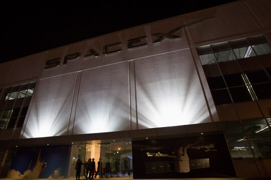 U.S. court upholds SpaceX satellite deployment plan