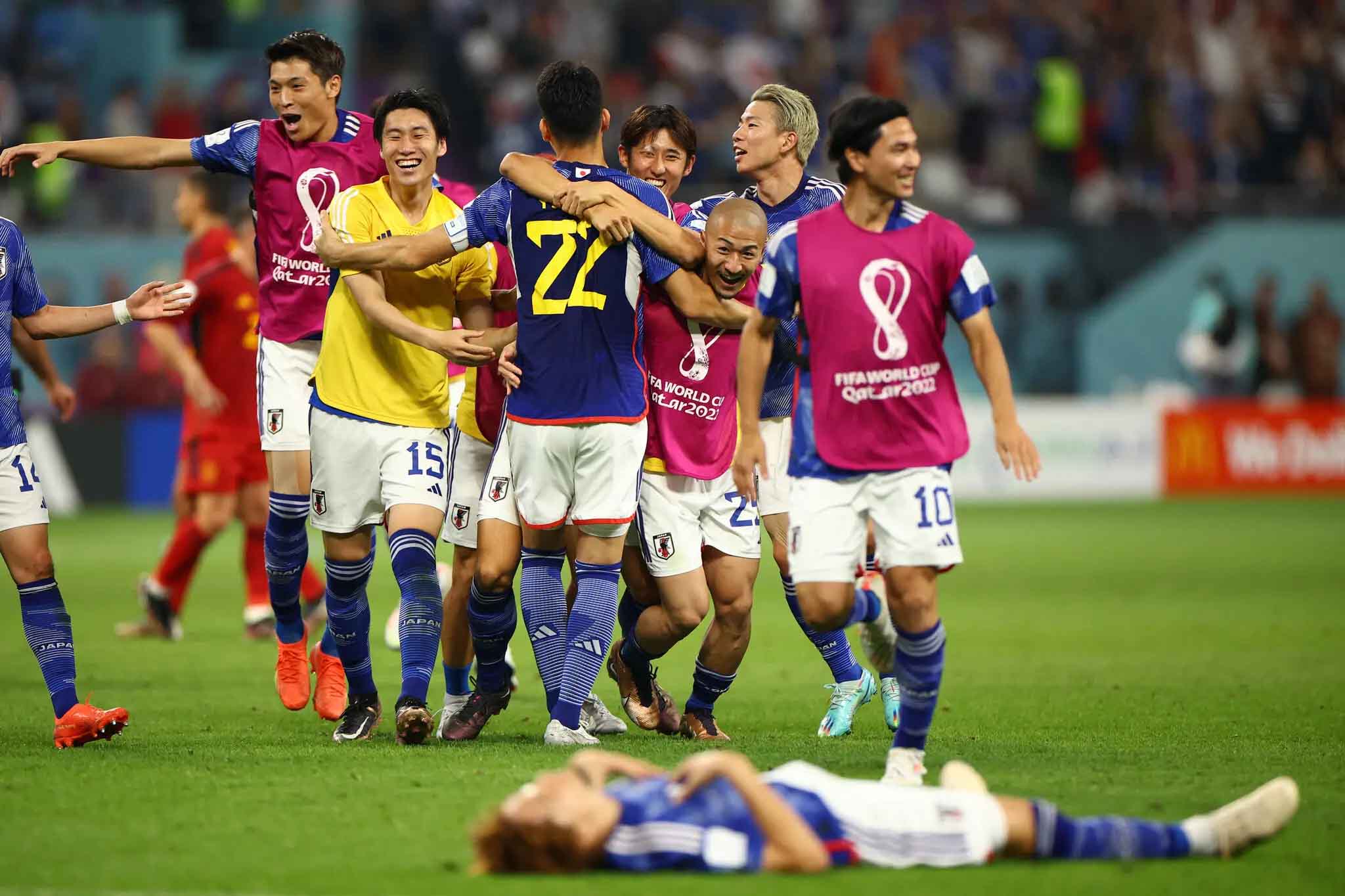 Japan stun Spain but both team reach to Knockout round