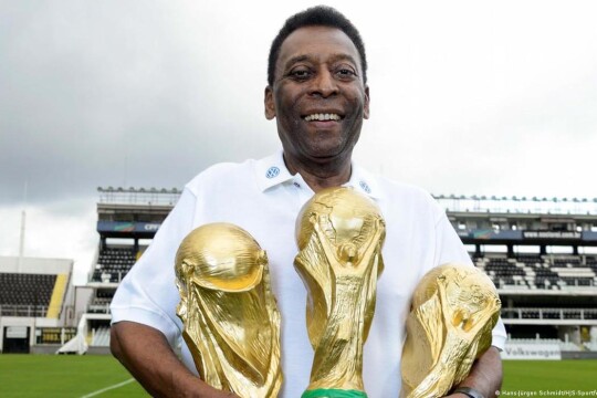 Pele: three-day mourning in Brazil, Neymar, Mbappe and Ronaldo among those paying tribute