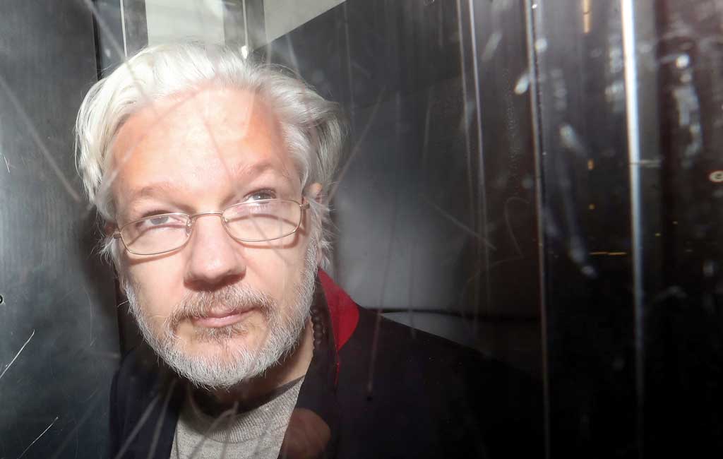 US wins appeal against block on Assange extradition