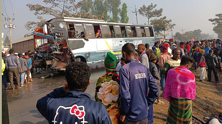 3 killed as two buses clash in Rangpur