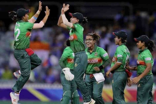 Tigresses show how it is done defeating Pakistan in key contest