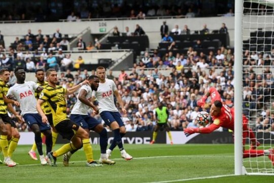 Tottenham maintain perfect season start as Son winner sinks Watford