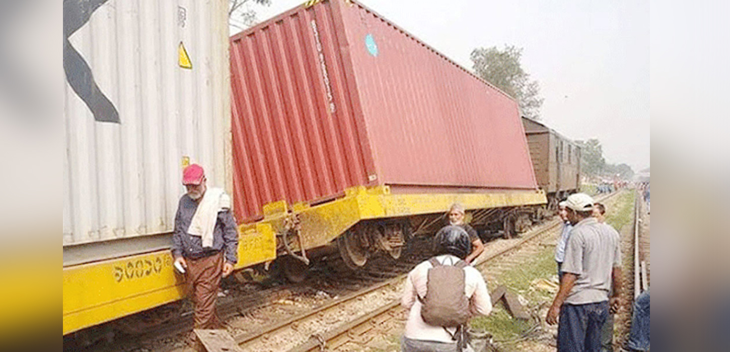 Derailment snaps rail link with capital Dhaka