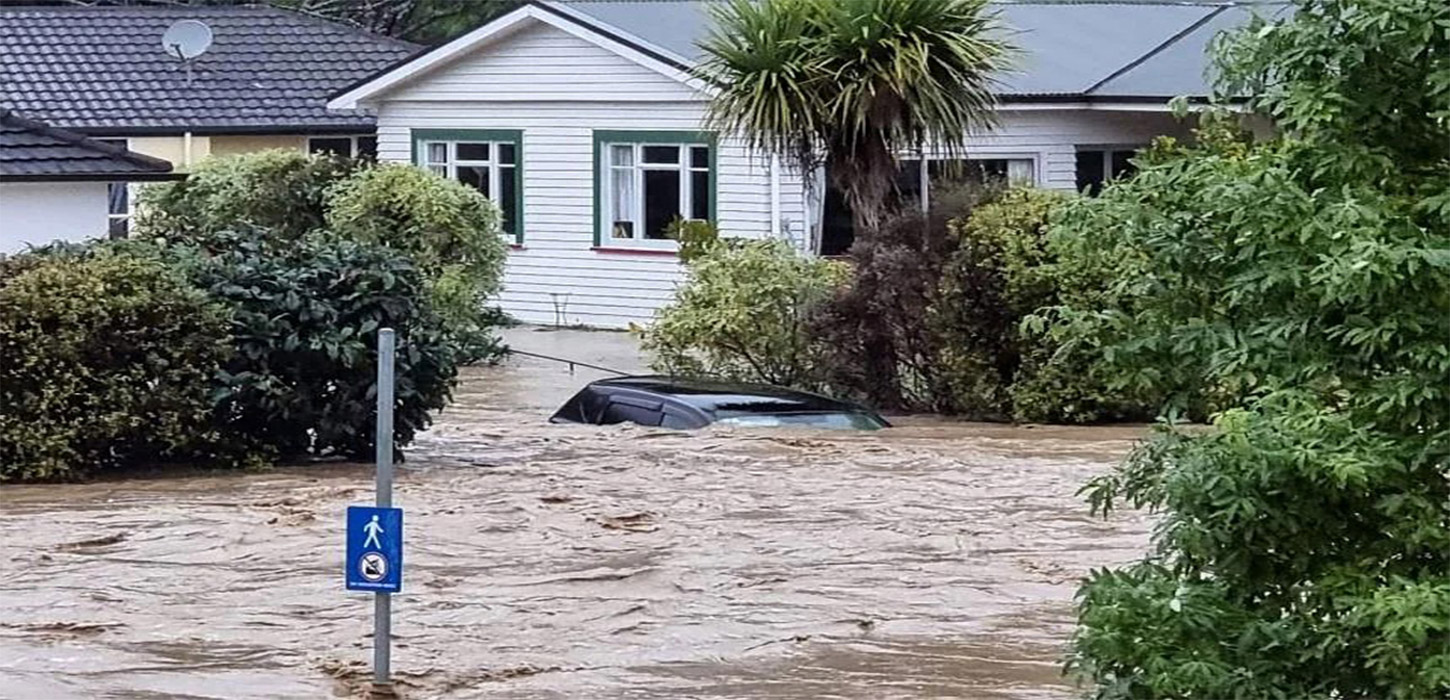 Hundreds evacuated as 'frightening' floods hit N.Zealand