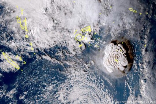 Tsunami hits Tonga after giant volcano eruption