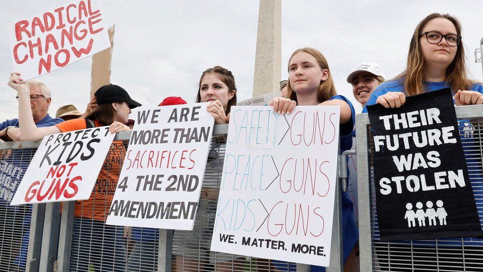 Thousands rally for stricter US gun laws